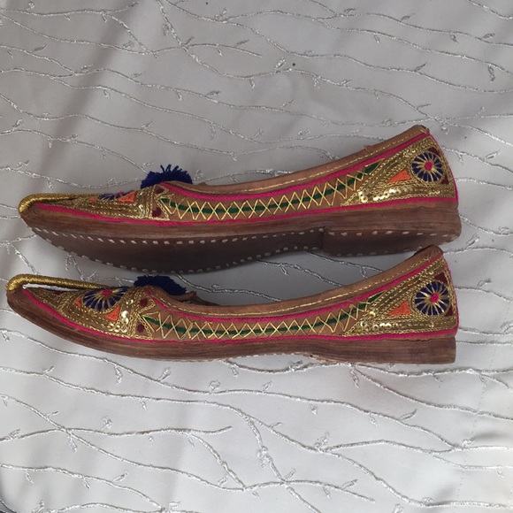 Vintage Moorish royal Middle Eastern  Embroidered Woman’s shoe - Picture 6 of 11